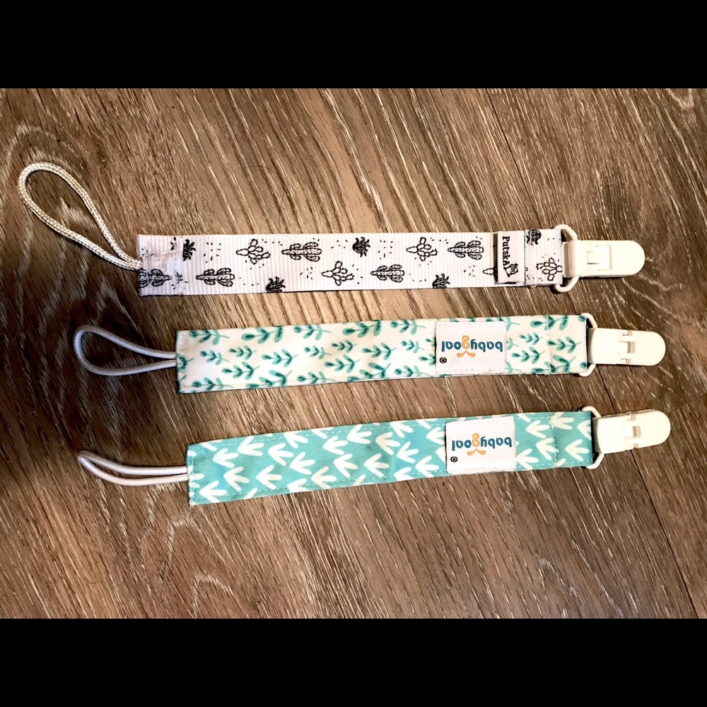 3 pacifier clips! Great condition & super cute!